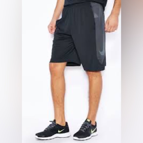 Nike Training Shorts - Picture 1 of 3